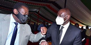 Mudavadi and Ruto at Murunga's burial