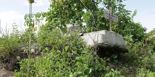 "Floating" grave in Kisumu