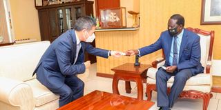 Raila with Zhou Pingjian