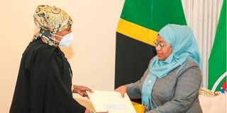 Amina Mohamed, Samia Suluhu Hassan