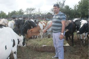 The late Mr Sidik Anwarali Sumra