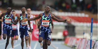 Noah Kibet of Kenya wins the men's 800m race 