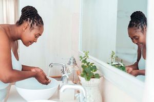 The African black soap is hypoallergenic, meaning that it does not cause allergic reactions. 