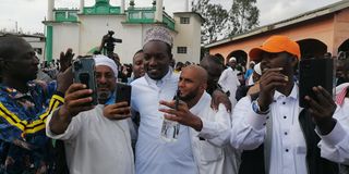 Idd-ul-Fitr, Simba Arati