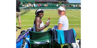 Kenya's Angella Okutoyi (left) and Netherlands' Rose Marie Nijkamp
