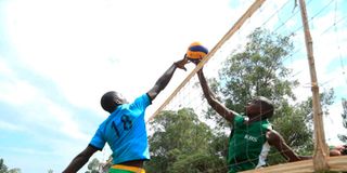A volleyball match action between Kisii High School and Itumbe DOK Secondary School