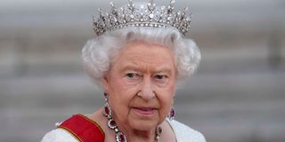  Queen Elizabeth II