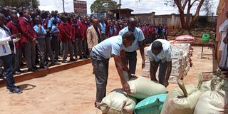 Students donate food