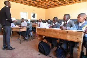 Teacher, Alfred Rotich, takes Junior Secondary School students at Kapsoya Primary School in Eldoret town, Uasin Gishu County