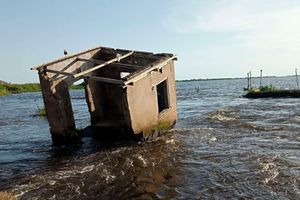 Half submerged building in Lake Victoria, Usenge, Siaya County. 