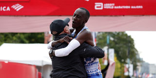 Kelvin Kiptum wins Chicago Marathon