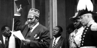 Mzee Jomo Kenyatta takes the oath 