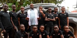 Barnaba Korir and junior athletes