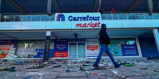 Carrefour Supermarket 