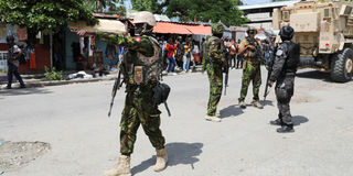 Kenyan police officers