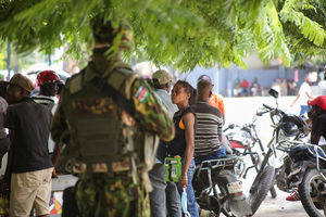 Kenyan police officer haiti