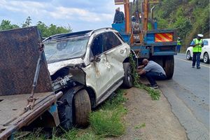 car haulier trailer rolled mai mahiu accident