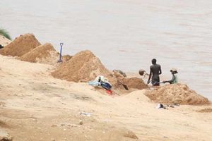 Ewaso Nyiro sand harvesting 