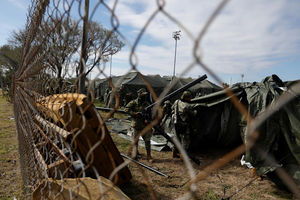 2025-01-22T191058Z_9950690_RC24FCAYDOXK_RTRMADP_3_USA-TRUMP-MIGRATION-MEXICO