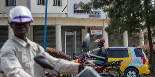 2025-03-12T133803Z_547353006_RC2A6DAAY7FX_RTRMADP_3_CONGO-SECURITY-BANKING