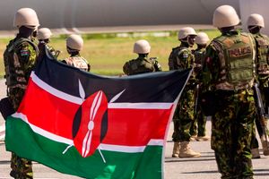 Kenyan police officers