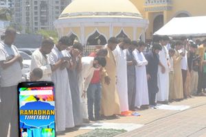 Muslims pray during Ramadhan