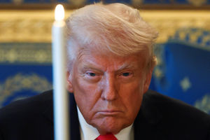 2025-04-16T234826Z_1916649433_RC2BZDA33QBY_RTRMADP_3_USA-TRUMP