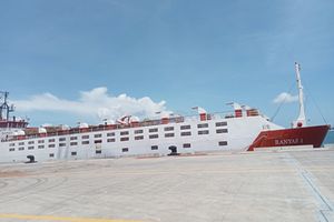 The MV Banyas 1