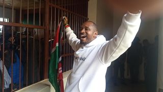 Boniface mwangi in court pic