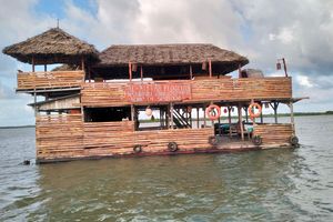 Al-Miftah Floating Restaurant