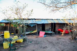 Kwa Bi Nzaro village