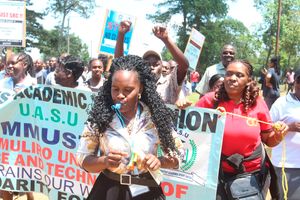 DNUNIVERSITYSTRIKE1709c