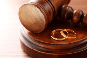Gavel rings