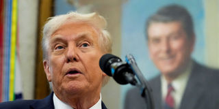 2025-09-30T212402Z_701652436_RC2F2HAMAV9P_RTRMADP_3_USA-TRUMP-EDUCATION-VISA (1)