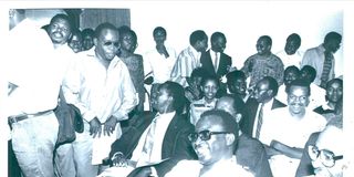 Lawyers take part in LSK elections in 1991.