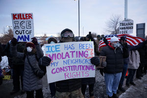 2026-01-17T233501Z_1940119591_RC293JA4L6IO_RTRMADP_3_USA-TRUMP-MINNESOTA