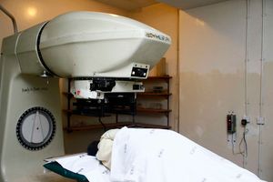Radiotherapy machine