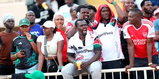 Shujaa fans