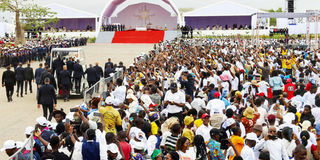 2026-04-19T104455Z_830704127_RC29SKAU2ABP_RTRMADP_3_POPE-AFRICA-ANGOLA