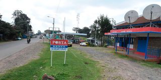 Kabartonjo Posta Office