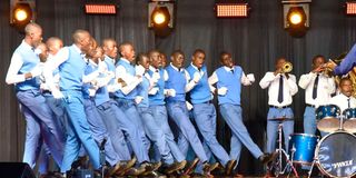 Senende Boys High School 