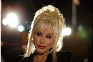 2026-08-25T181454Z_856233511_RC2U5NAW3ZVS_RTRMADP_3_PEOPLE-DOLLY-PARTON